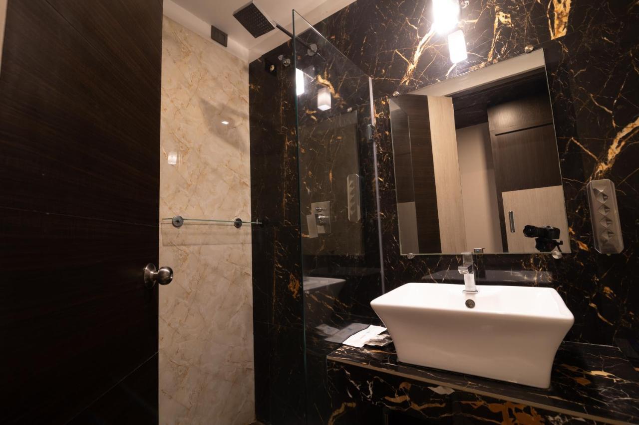 D Wayfarer Inn Resort 에로드 외부 사진