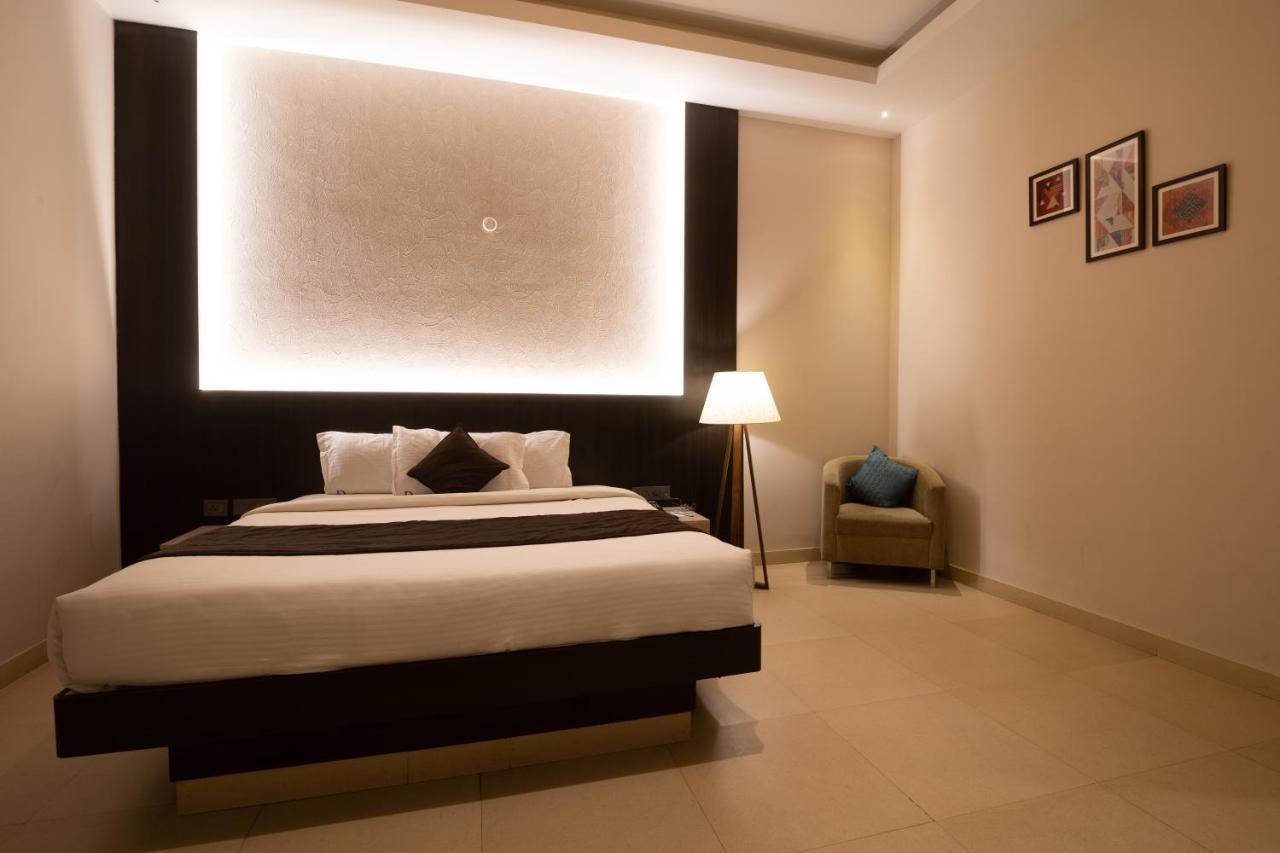D Wayfarer Inn Resort 에로드 외부 사진