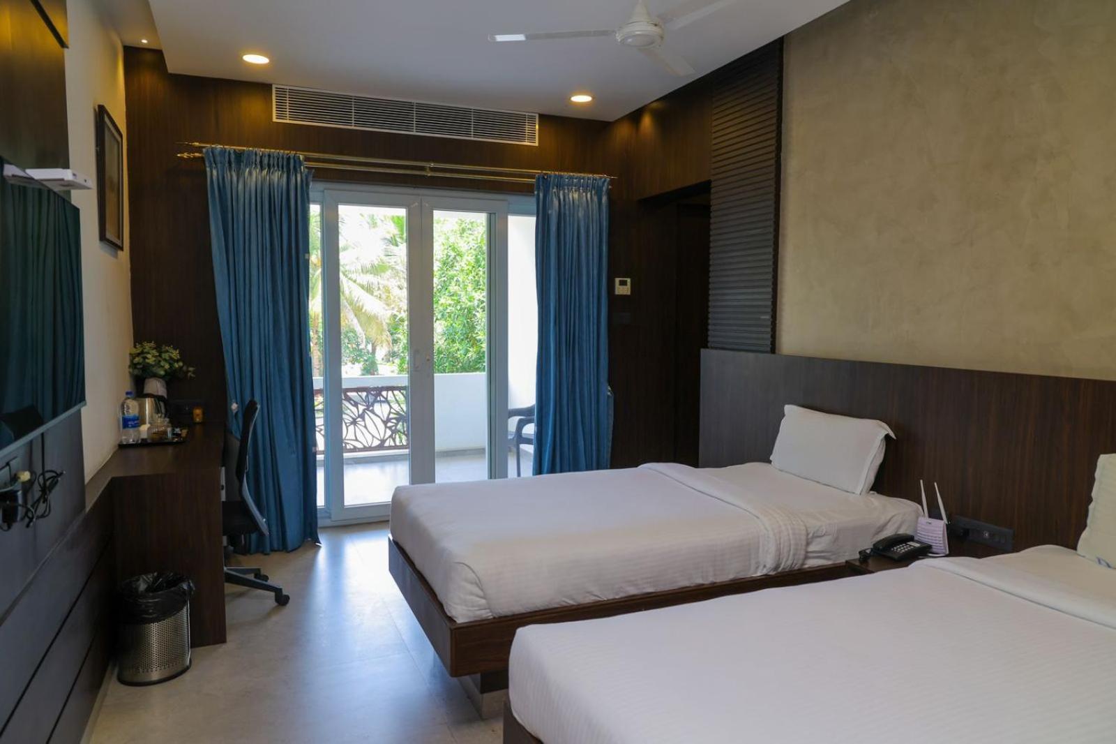 D Wayfarer Inn Resort 에로드 외부 사진