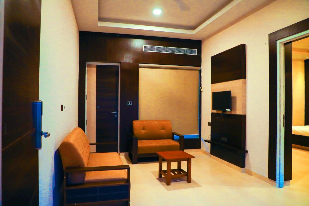 D Wayfarer Inn Resort 에로드 외부 사진