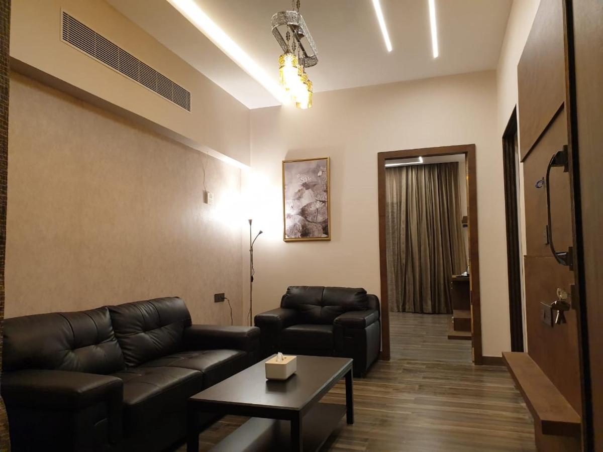 D Wayfarer Inn Resort 에로드 외부 사진