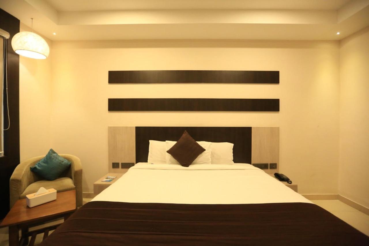 D Wayfarer Inn Resort 에로드 외부 사진